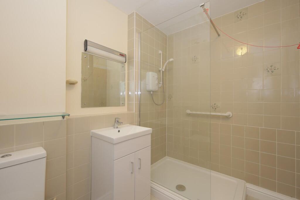 50 Oakfield House CV32-10.jpg