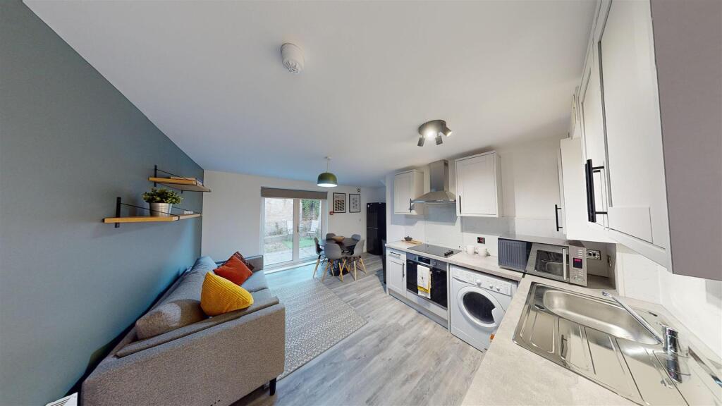 9-Piccadilly-Place-Living-Kitchen-Dining 3.jpg