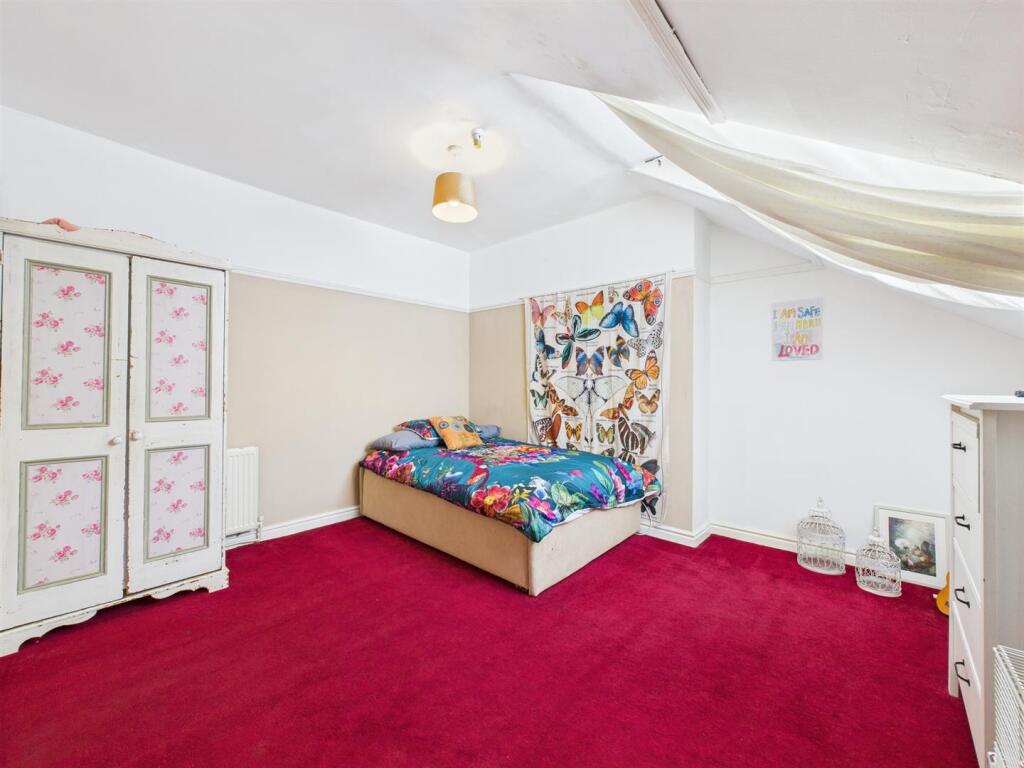 Bedroom: