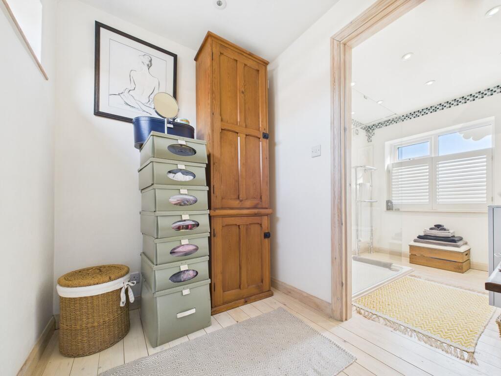 Dressing Room between Bedroom One and En-Suite