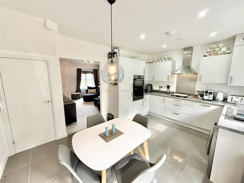 kitchen-1.jpg