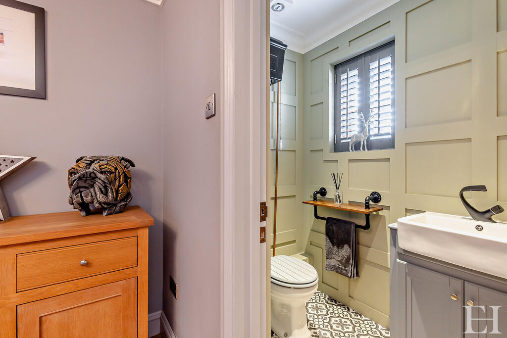 8643451-interiorW...