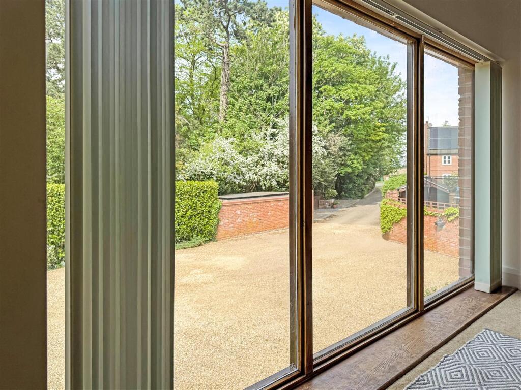 First Floor Galleried Landing