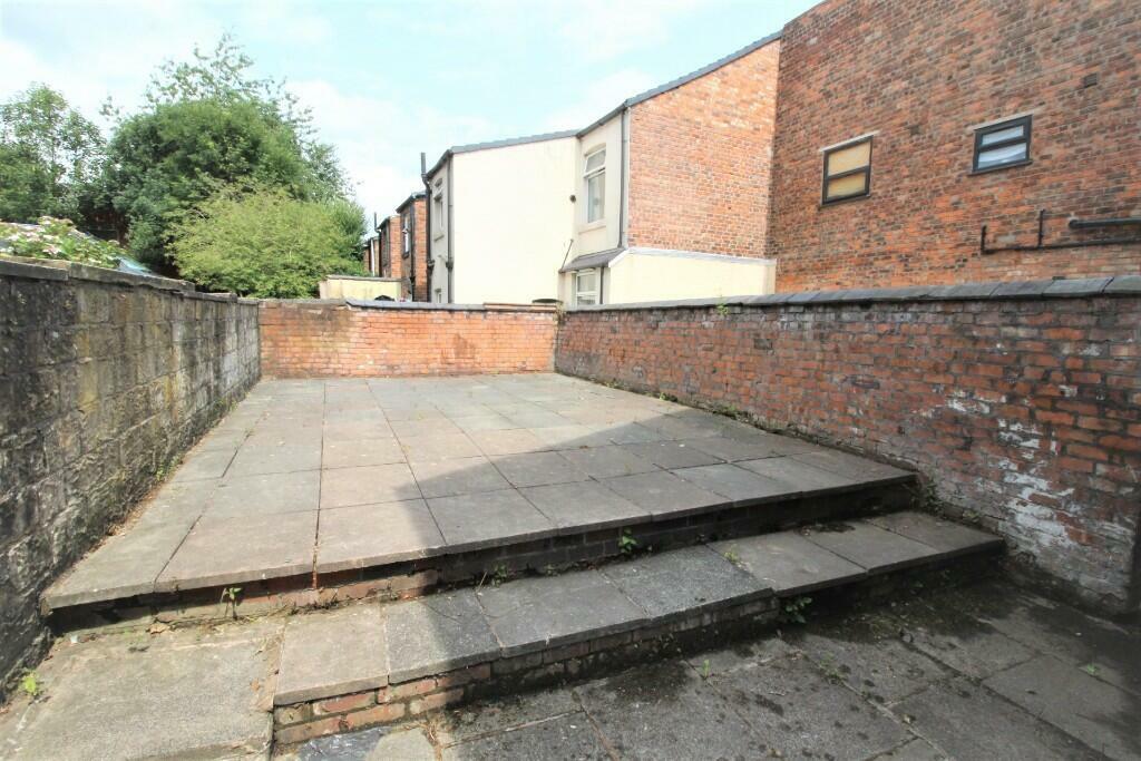 Shared Yard 