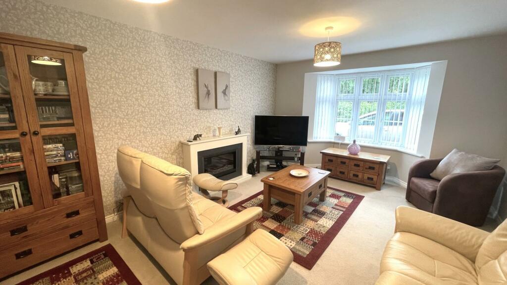 Living Room2.jpg