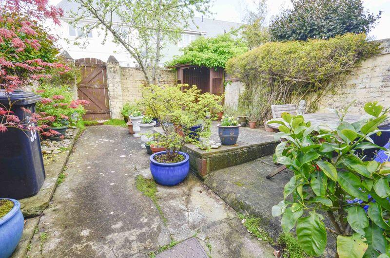 COURTYARD GARDEN