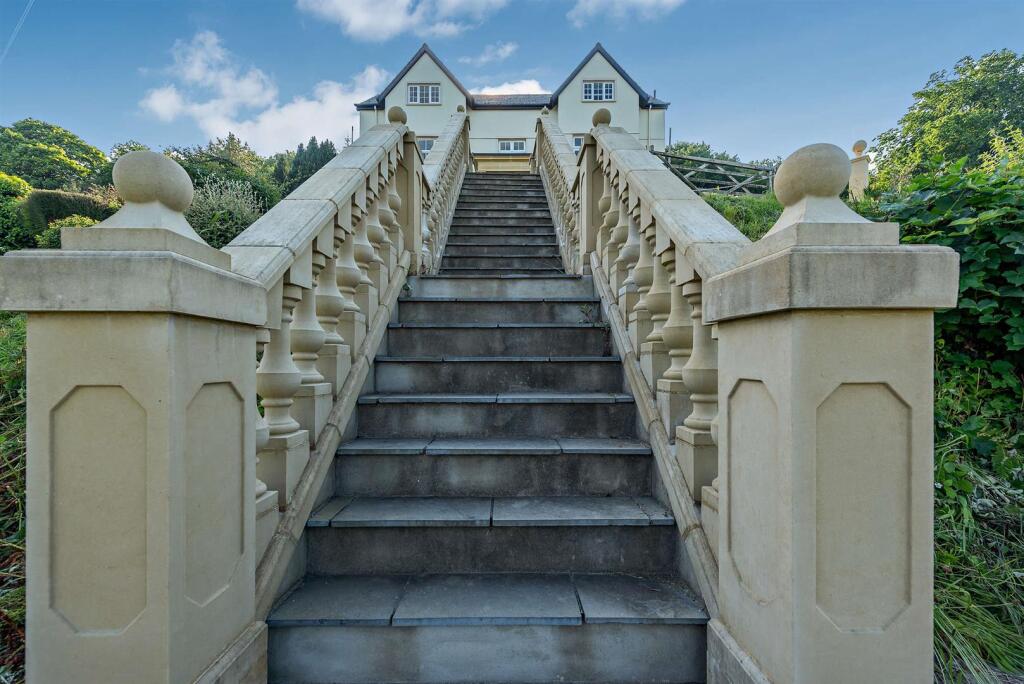 Front Steps - Glanteifi House