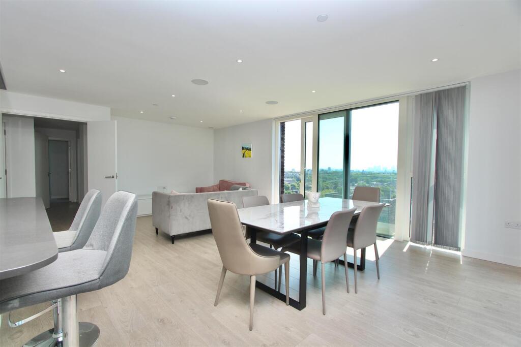 Sandpiper Building, N4