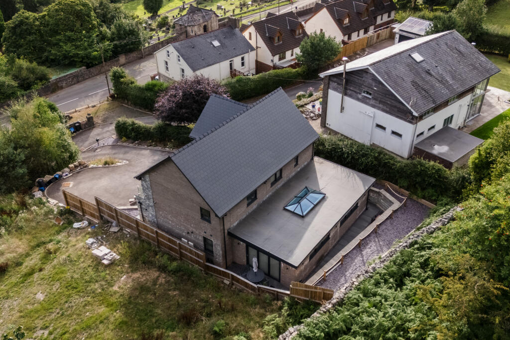 2025-08-07 WALKER &amp; LEWIS-CEFN-61