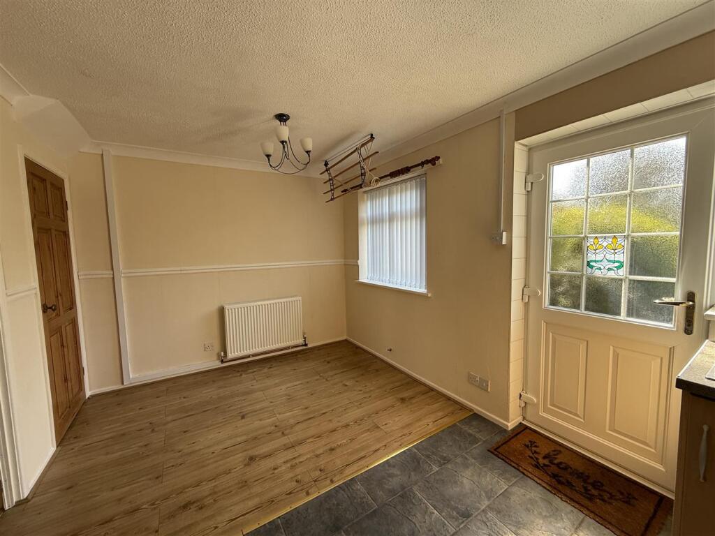 KITCHEN &amp; DINING ROOM