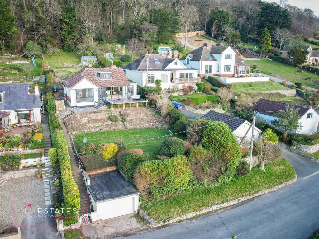 117 Cwm Road-10.jpg
