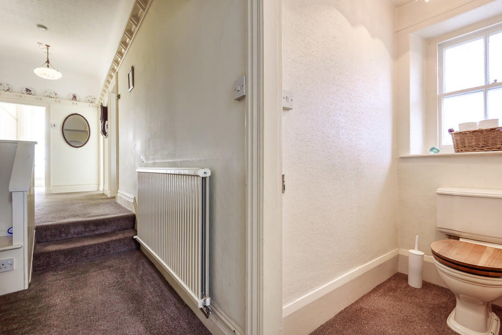 Hallway and WC