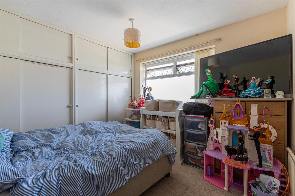 Mountbatten Close 6-15.jpg