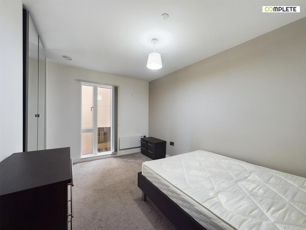 CAM01231G0-PR0052-STILL024