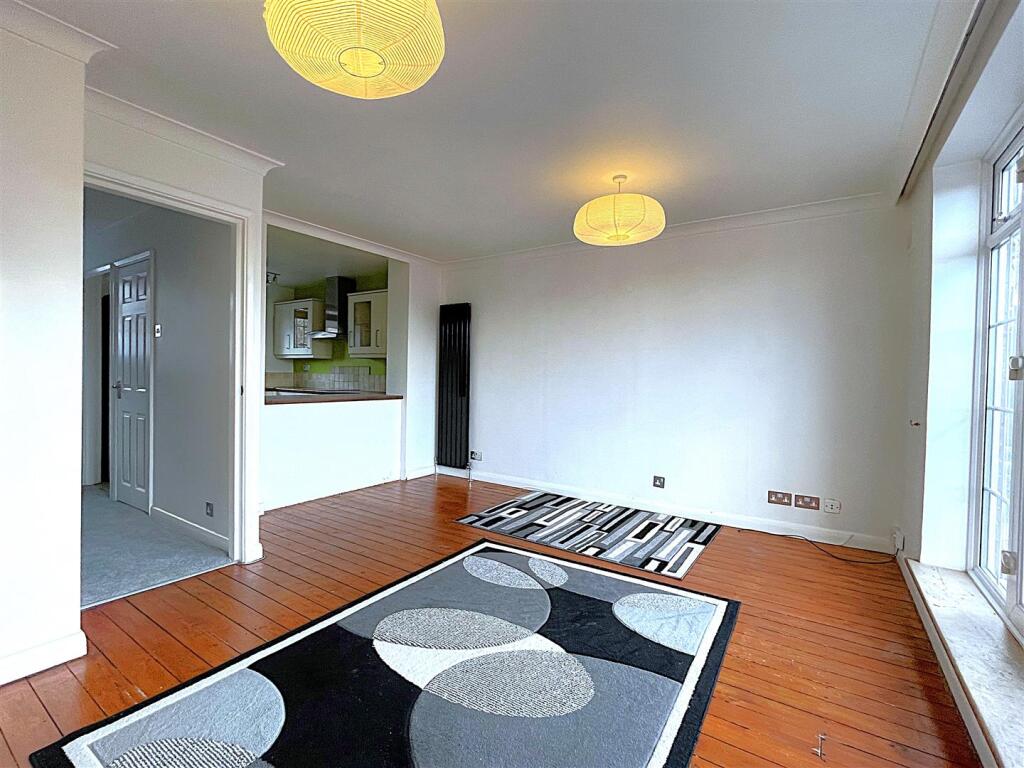 Lounge.1.jpg