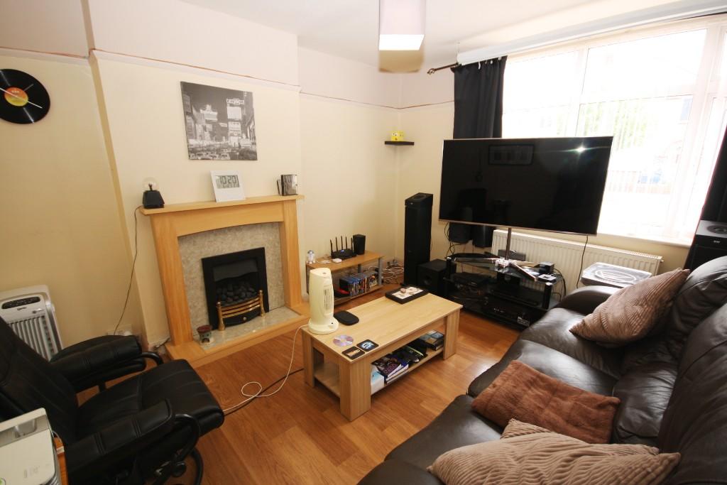 12' Sitting Room 