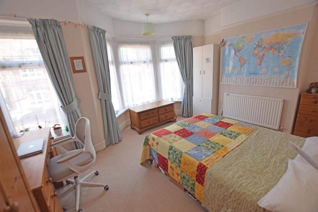Bedroom1.jpg