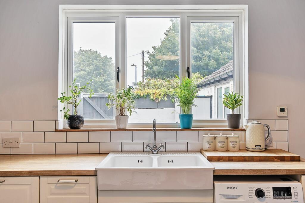 Kitchen/Dining Room (3)