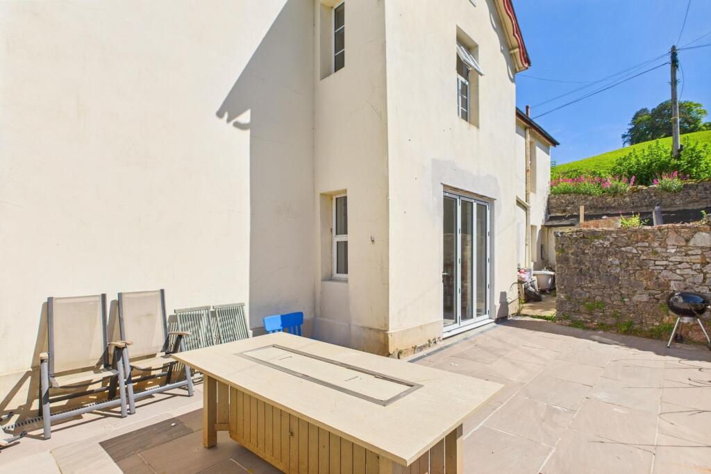 Main residence garden patio