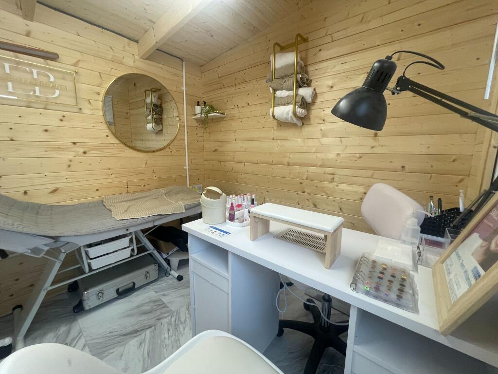 Photograph 17