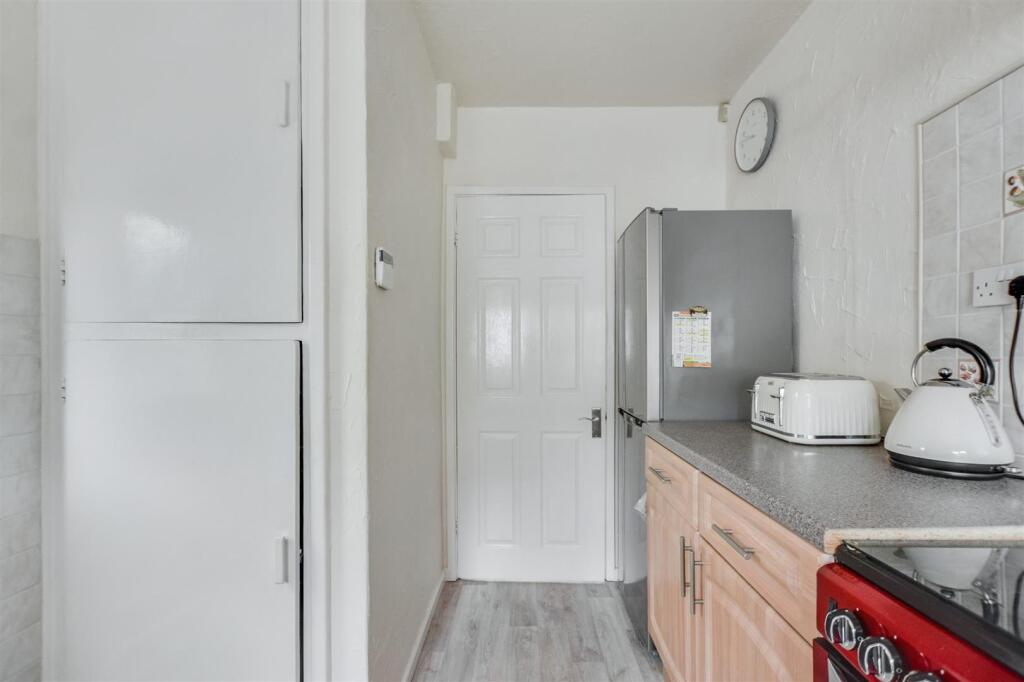 Kitchen_2.jpeg