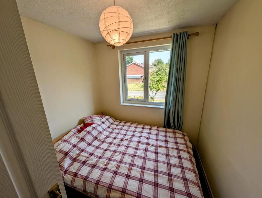 15 Woodchester bed 3.jpg