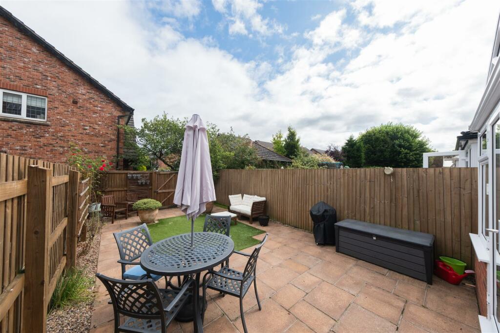27 Harthill Close-031.jpg