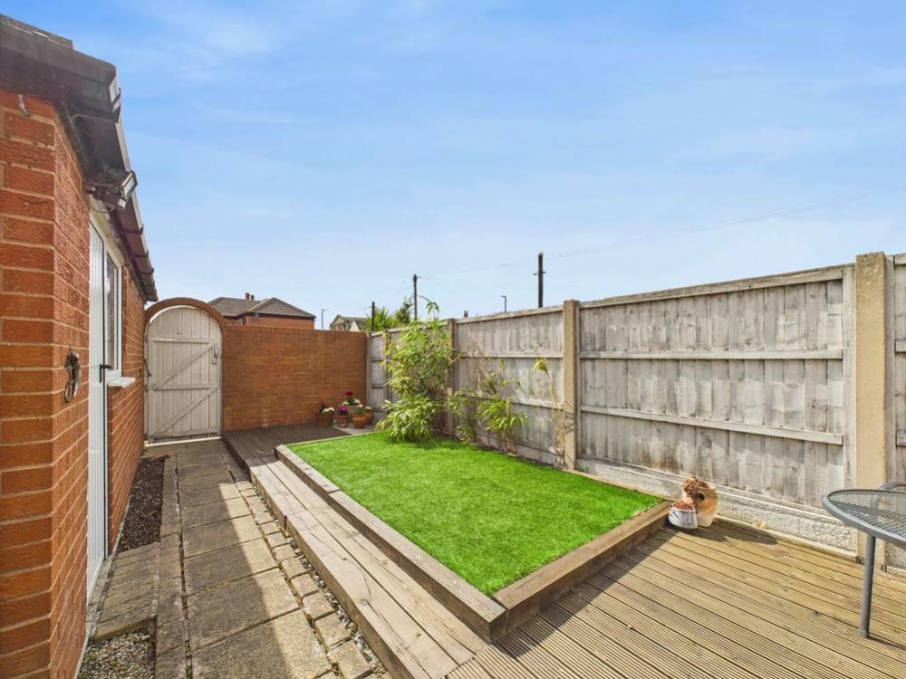 Lrg_CAM05488G0-PR0020-STILL013-thumbnail-h750-70.j