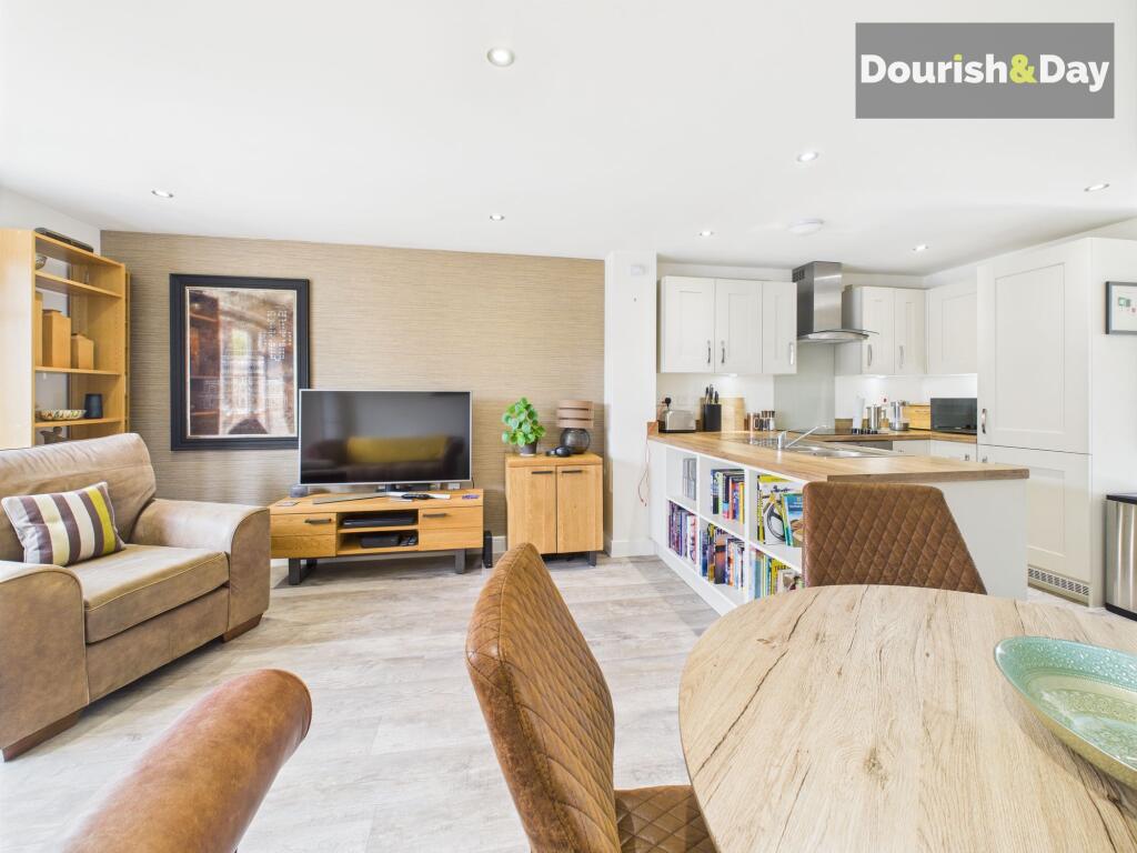 Open Kitchen / Living Diner