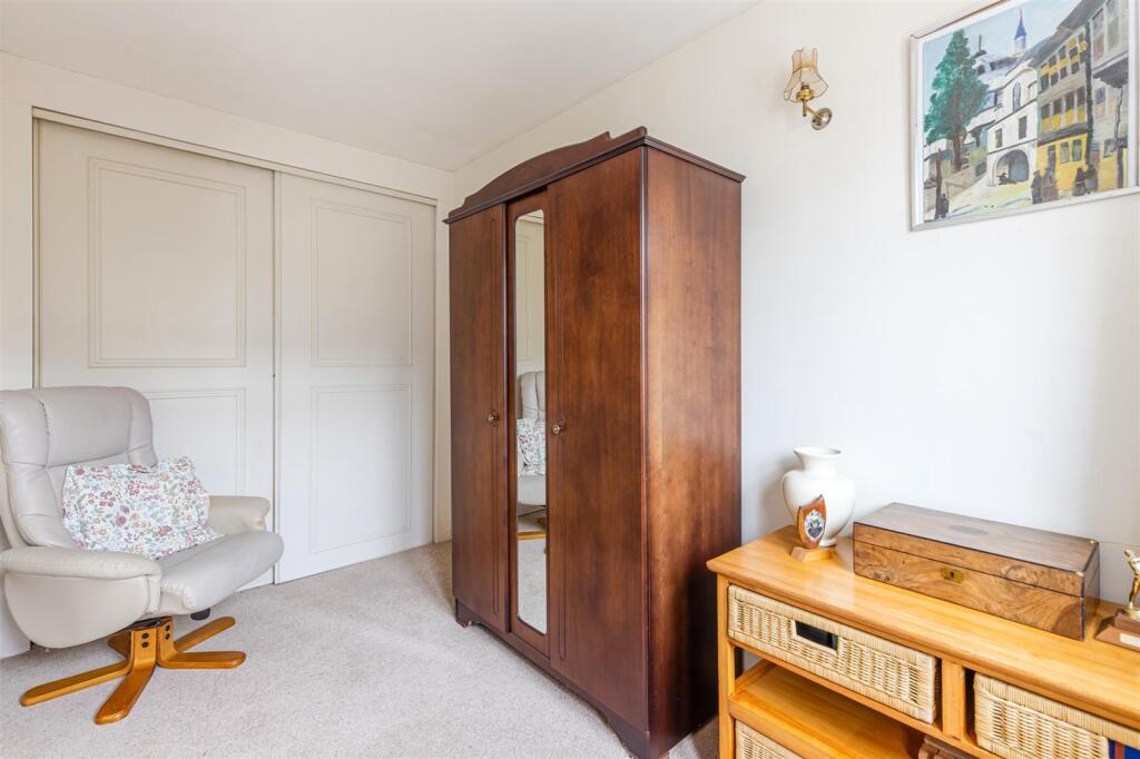 A13 - Frogmore - 250804.jpg