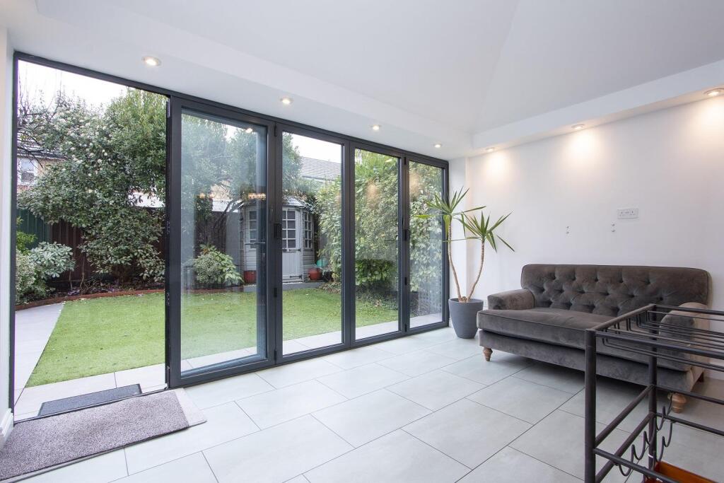 14 Hadleigh Drive, Sutton sun room 1.jpg