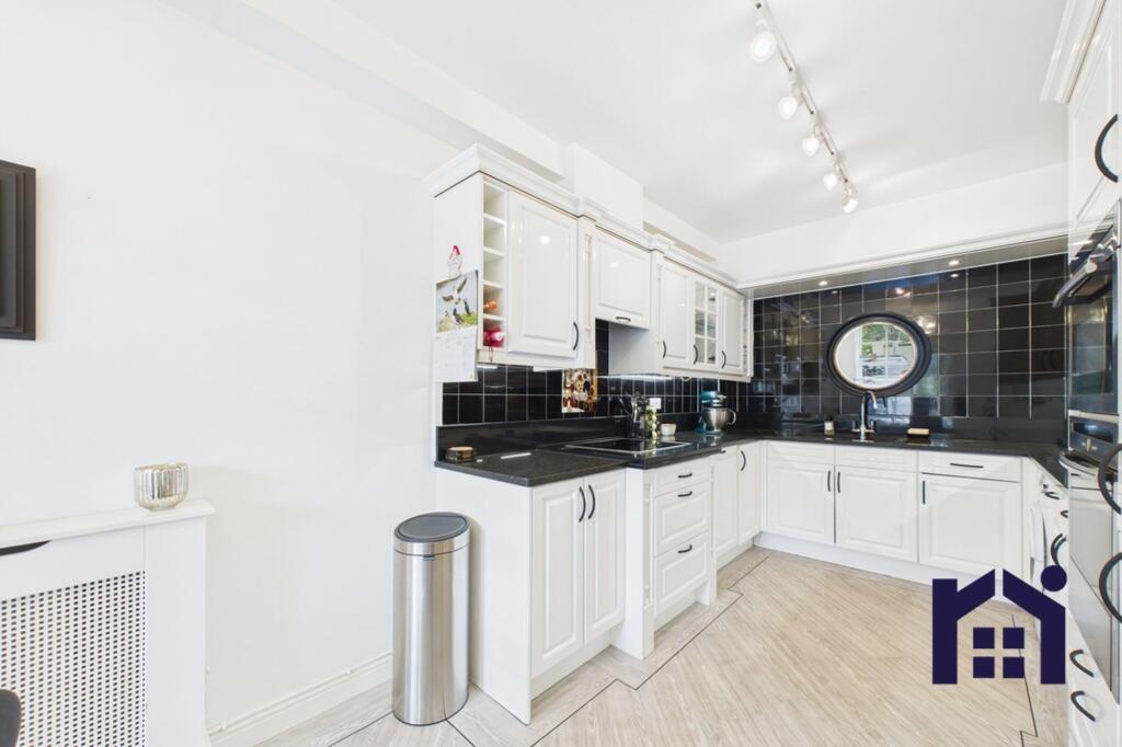Dining kitchen