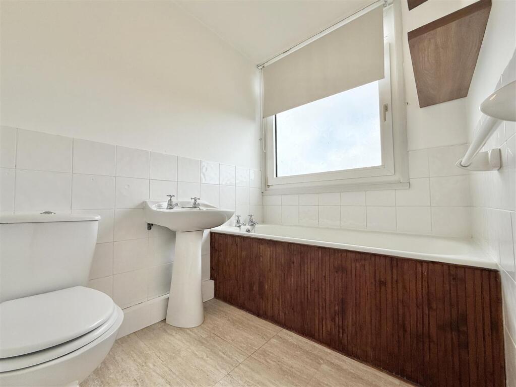 Family Bathroom.jpeg