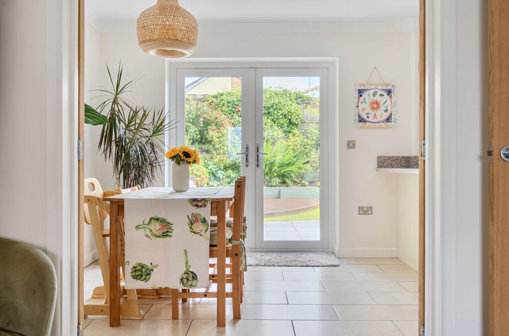 1295595-14-685d58...