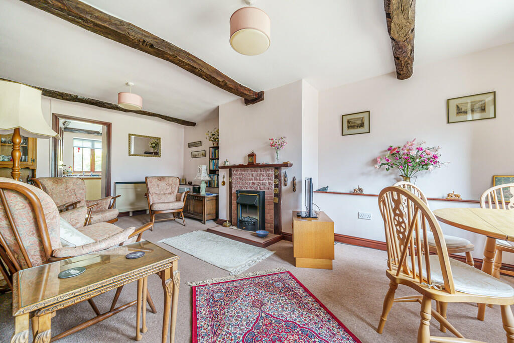 Living / Dining R...