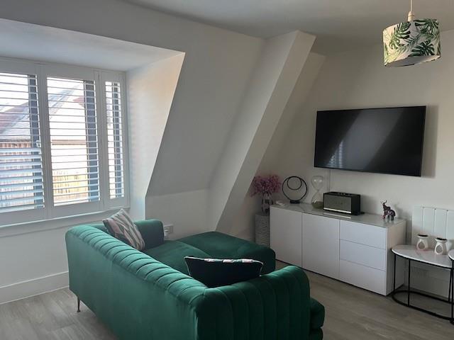 32 Manor Gardens photo 11.jpg