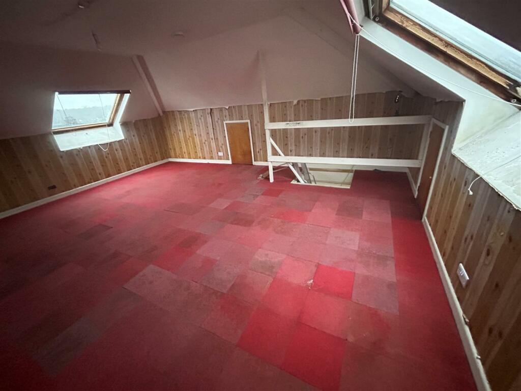 Loft Room.jpg
