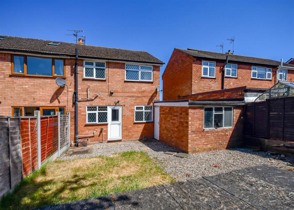 12 Calvin Close-External.jpg