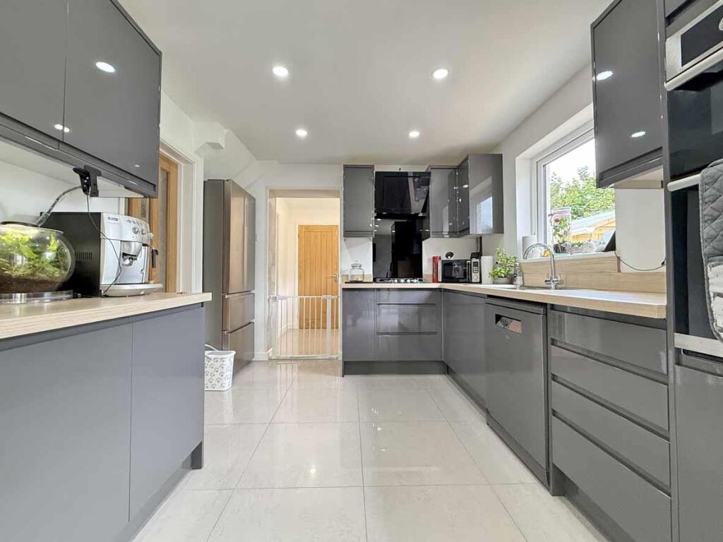 Gray Crescent 37 - Kitchen Diner Long.jpg