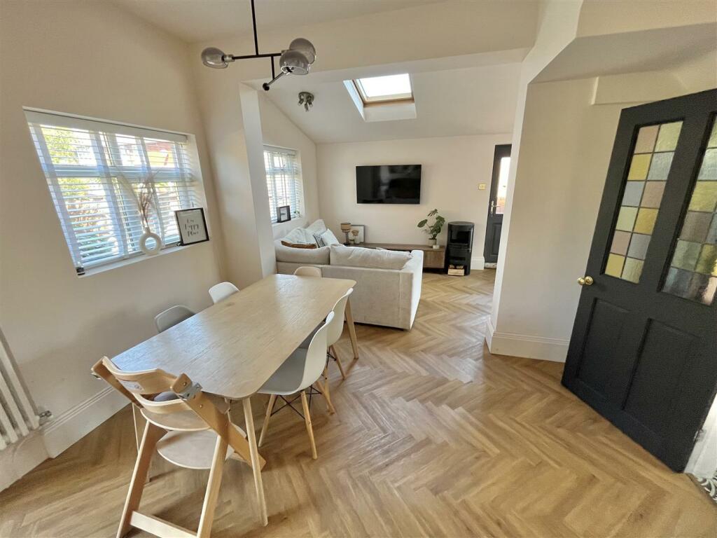 Dining Kitchen Aspect 4.jpg