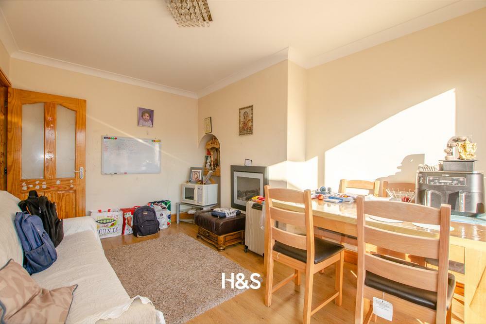 1685 coventry road dining.jpg