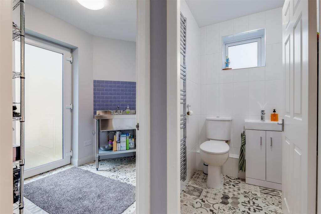 Utility room/Cloakroom