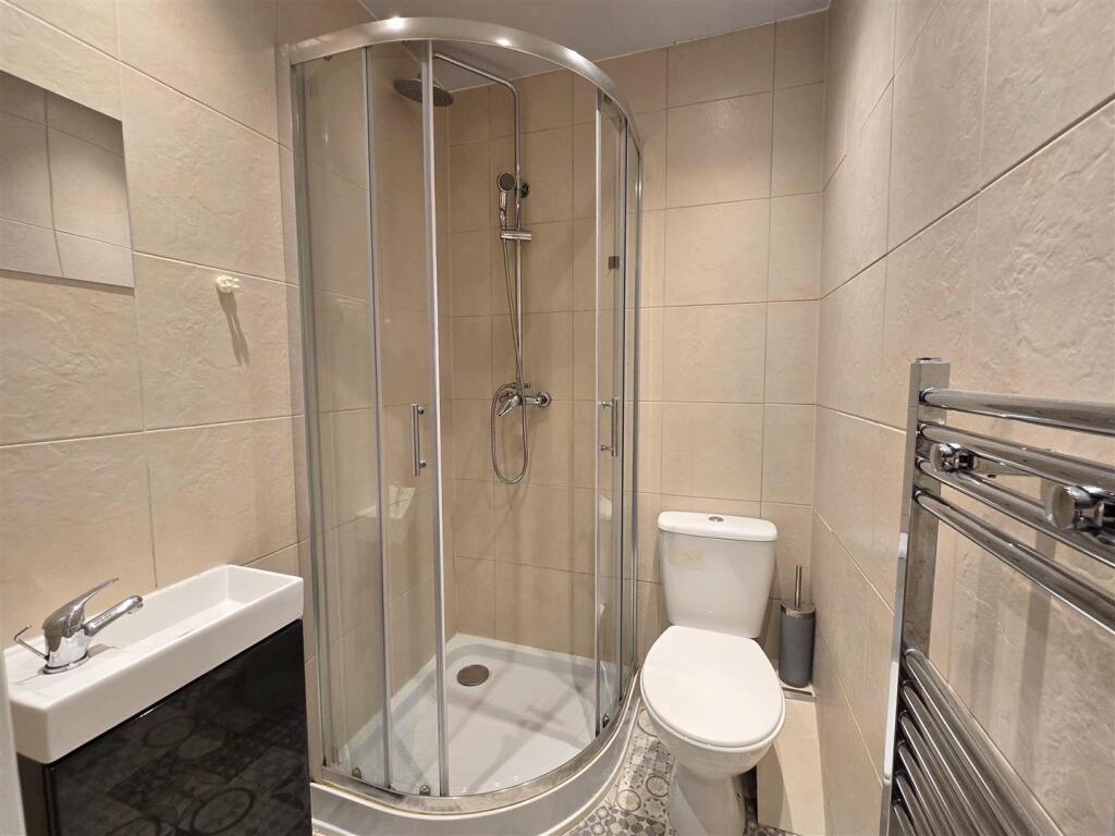 Bedroom Two En-Sutie