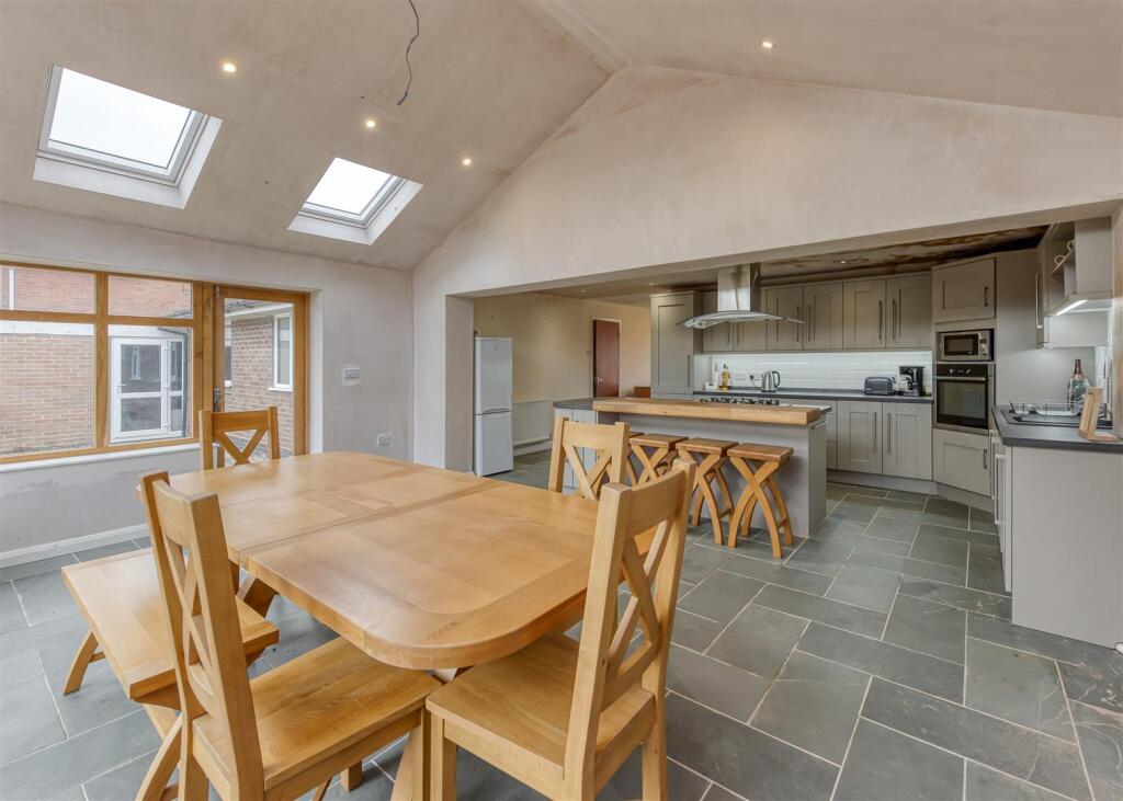 1 Ravensholme-kitchen4.jpg