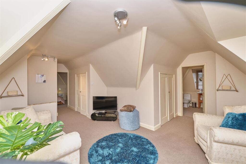 Second floor Lounge
