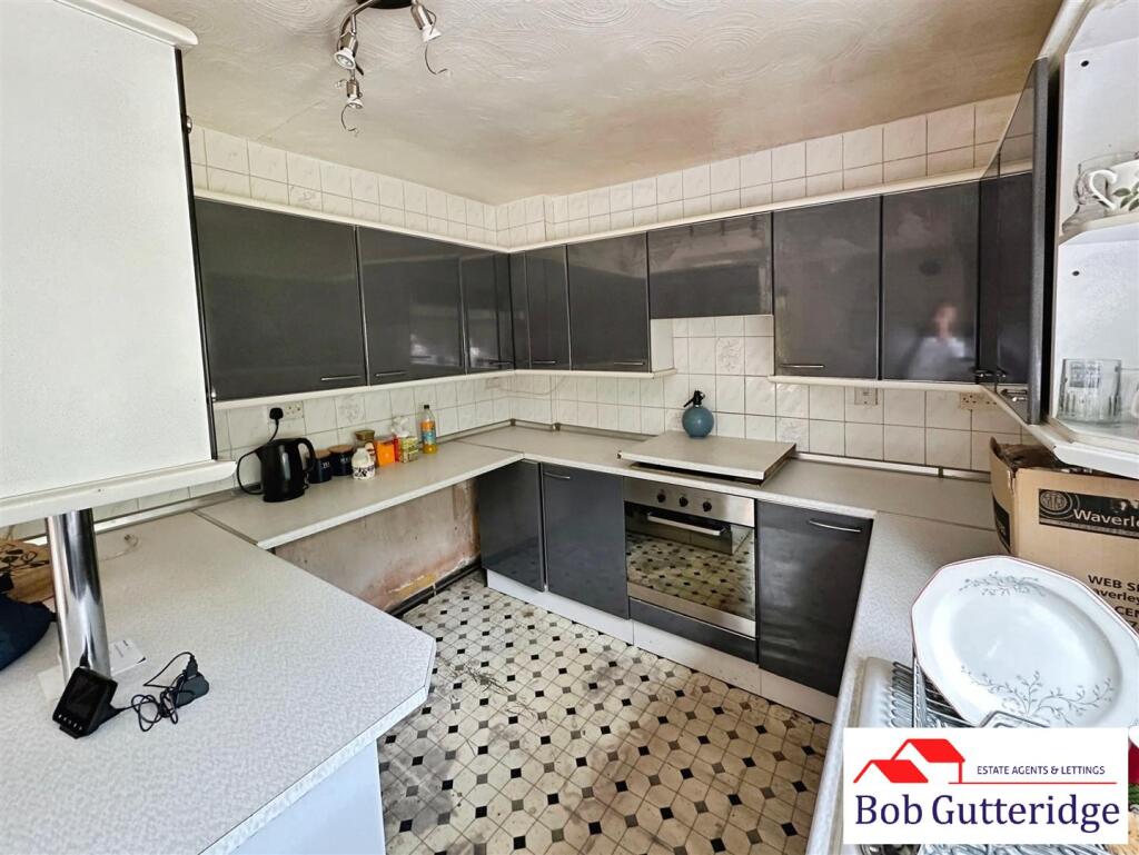 FITTED KITCHEN / DINING ROOM