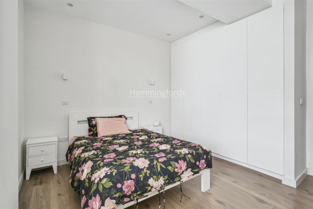 06-c317bc82-8a70-4db6-920b-08ea441b0aa8P3718061-lo