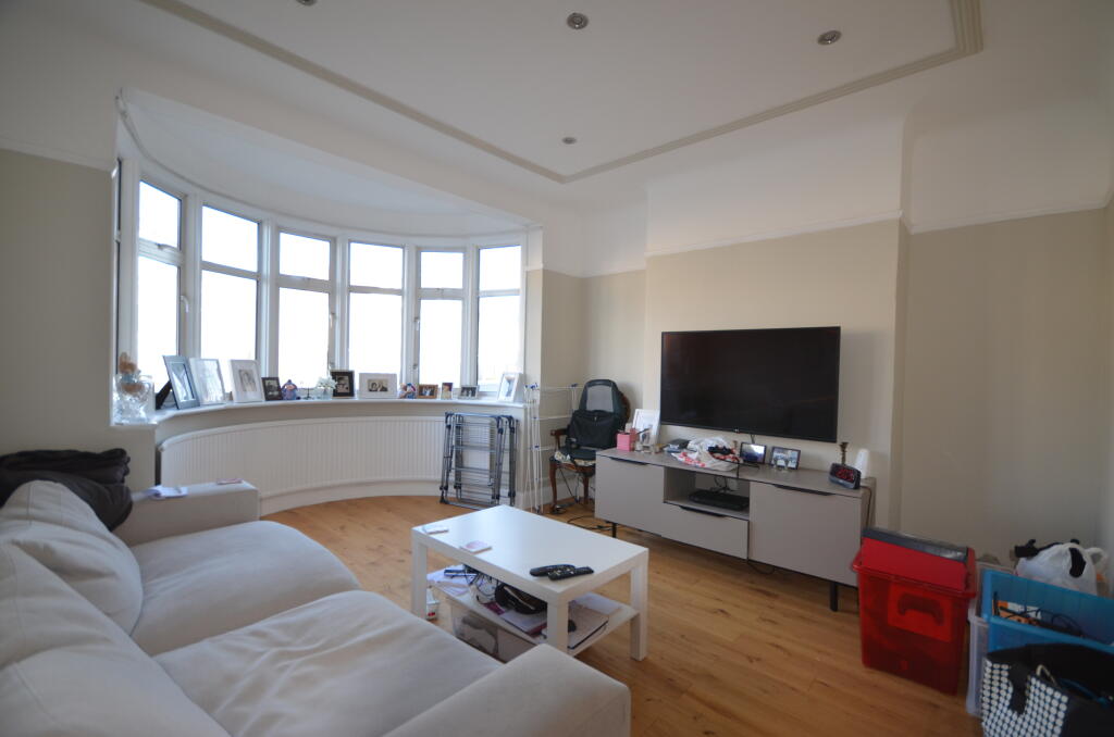 91 Kingshill Drive, Harrow HA3 8QQ