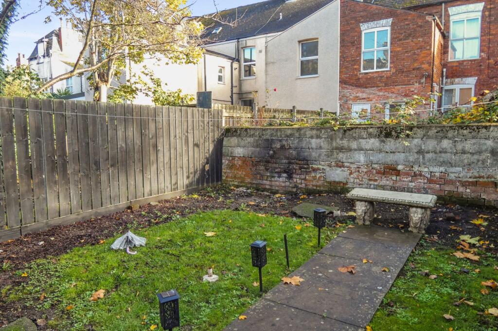 Flat 2, 14 Hutt Street, Hull, East Yorkshire, HU3 1QL