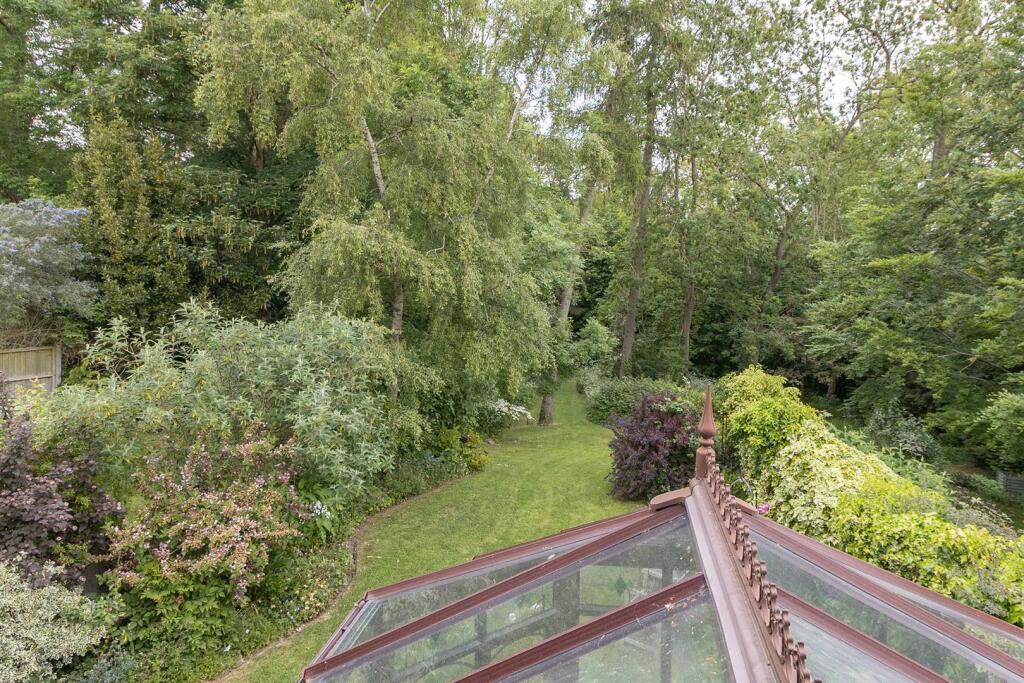 12 Manor House Close, Rugby (21).jpg